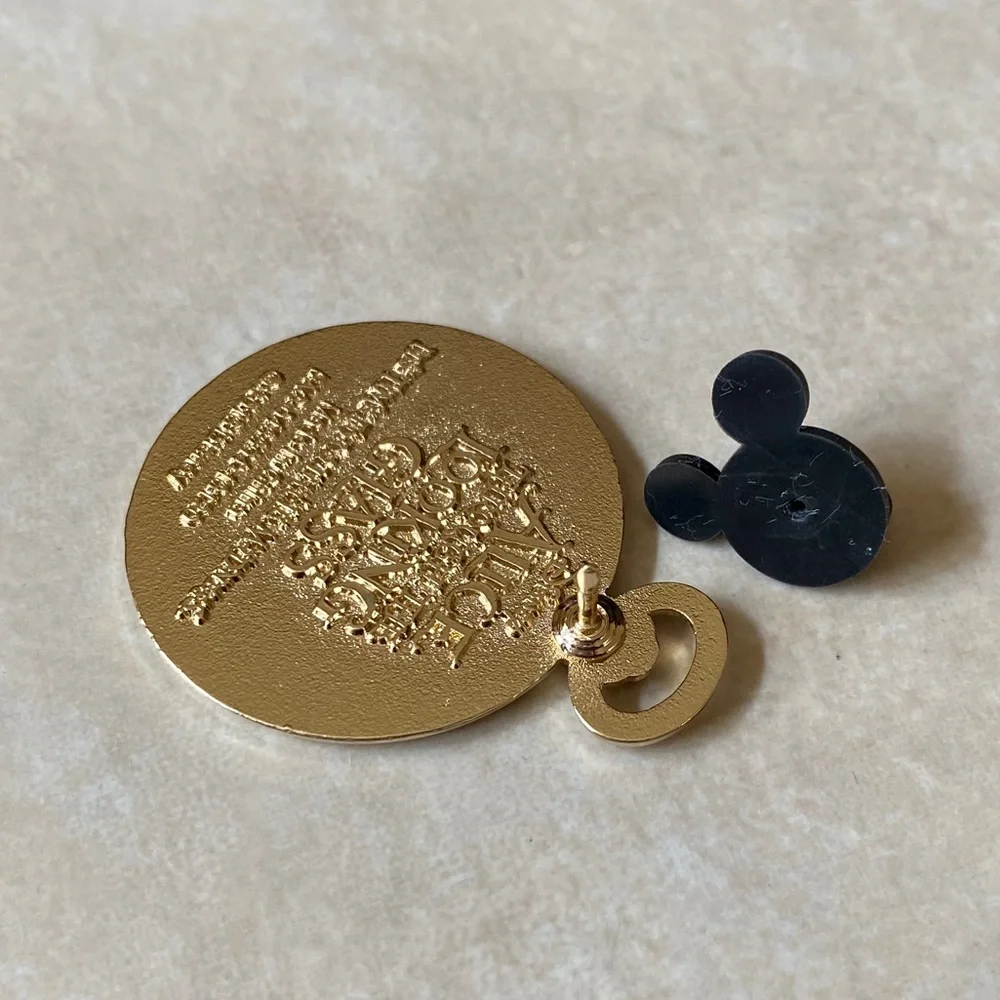 Disney Alice Through The Looking Glass Pin